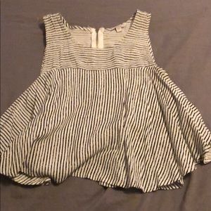 Guess size small top